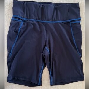 LIVI Bike/Athletic workout shorts. Size 18/20 Navy Blue  EUC
